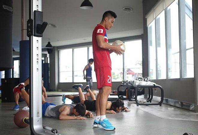 Tuyển thủ U22 VN h&ugrave;ng hục tập GYM, C&ocirc;ng Phượng mất t&iacute;ch b&iacute; ẩn - Ảnh 6.