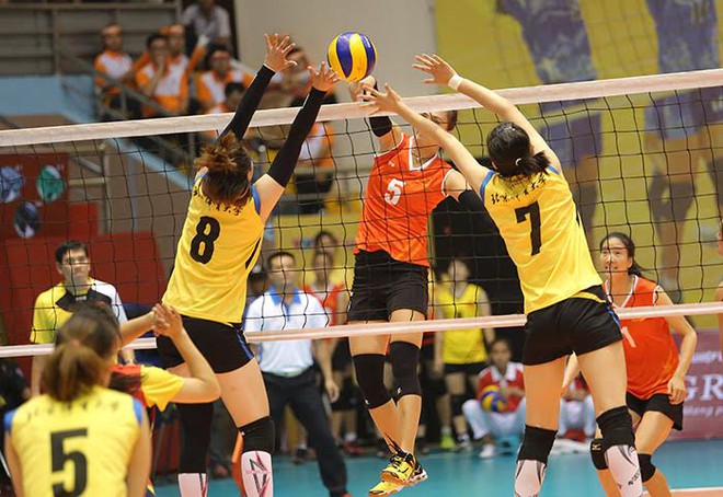 VTV Cup: Kim Huệ tỏa s&aacute;ng, nữ Việt Nam thắng tưng bừng - Ảnh 6.