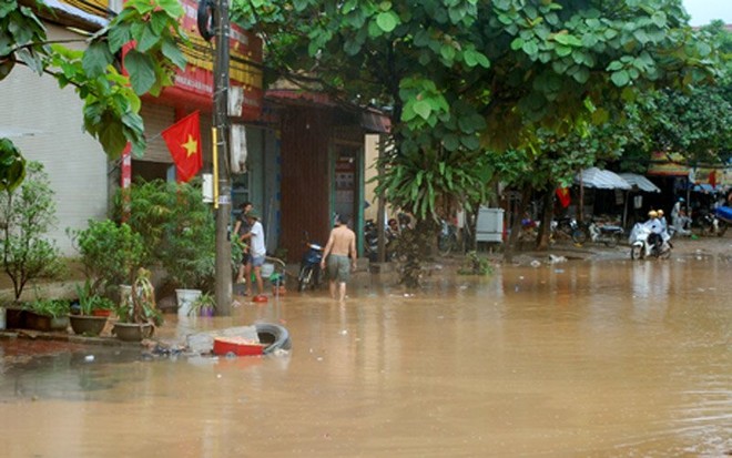 Đ&atilde; c&oacute; 14 người chết v&agrave; mất t&iacute;ch v&igrave; mưa lũ, sạt lở đất - Ảnh 5.