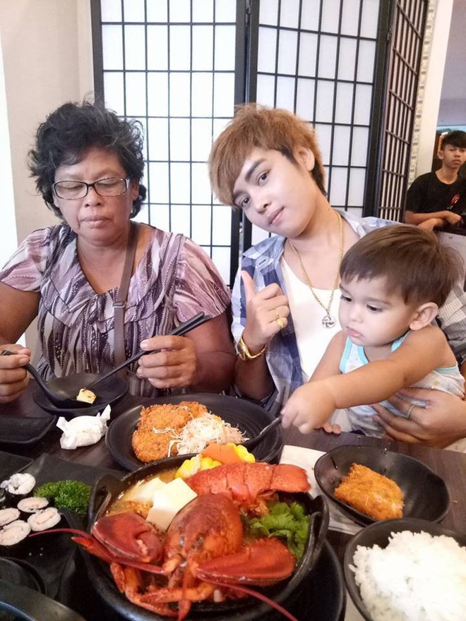 Tổ ấm hạnh phúc của cặp đồng tính nữ Thái Lan cùng cậu con trai kháu khỉnh khiến nhiều người ngưỡng mộ - Ảnh 6.
