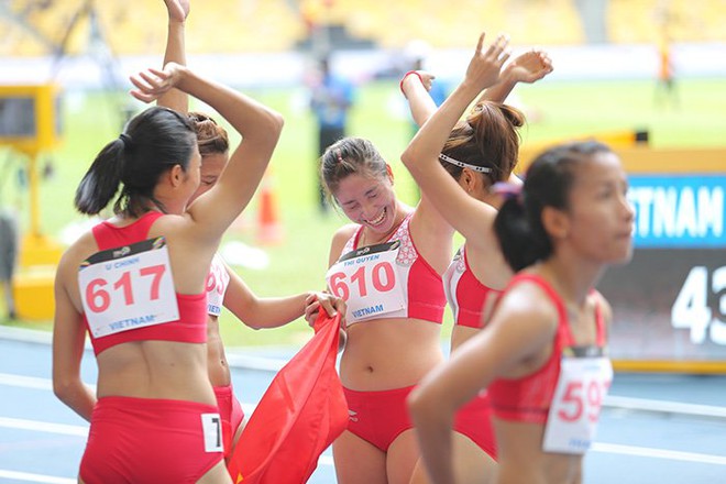 Nhật ký SEA Games 29 ngày 25/8: Một mình Ánh Viên giành 7 HC vàng - Ảnh 2.