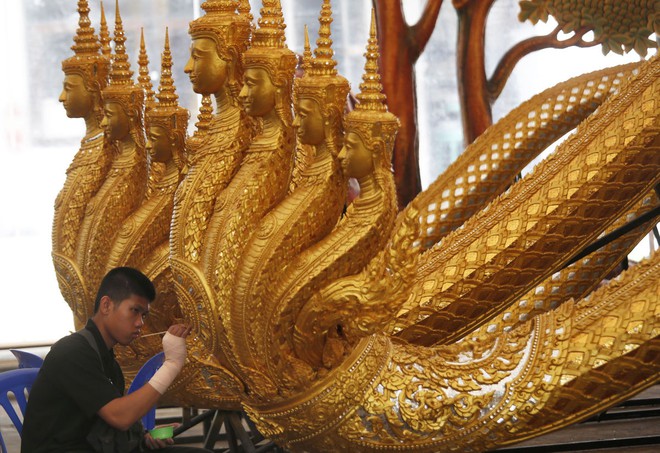 Có gì trong lễ tang 30 triệu USD của cố vương Thái Lan Bhumibol Adulyadej? - Ảnh 6.