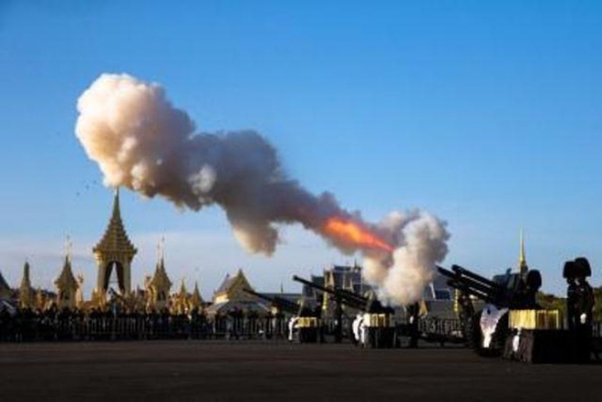 Thái Lan bắt đầu tang lễ Quốc vương Bhumibol Adulyadej - Ảnh 6.