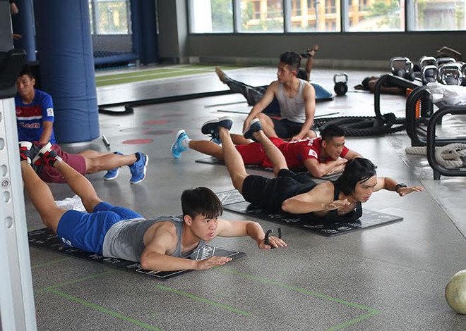 Tuyển thủ U22 VN h&ugrave;ng hục tập GYM, C&ocirc;ng Phượng mất t&iacute;ch b&iacute; ẩn - Ảnh 7.