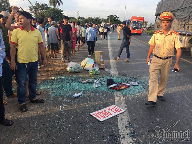 Bình Thuận: Xe khách đối đầu xe container, 2 người chết - Ảnh 8.