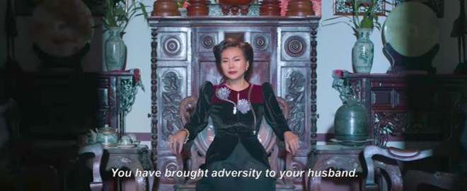 Đặt l&ecirc;n b&agrave;n c&acirc;n hai mẹ chồng hot nhất năm - Ảnh 8.