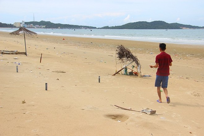 Quảng Ninh: Bãi Tình Yêu ngập rác, ế chỏng chơ - Ảnh 8.