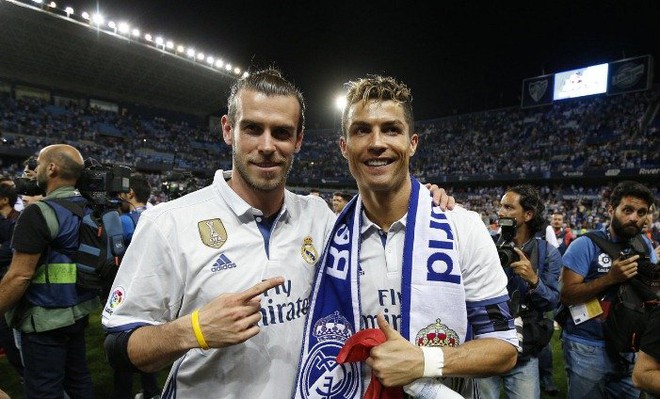 Ronaldo và đồng đội nhấc bổng HLV Zidane mừng chức vô địch La Liga - Ảnh 10.