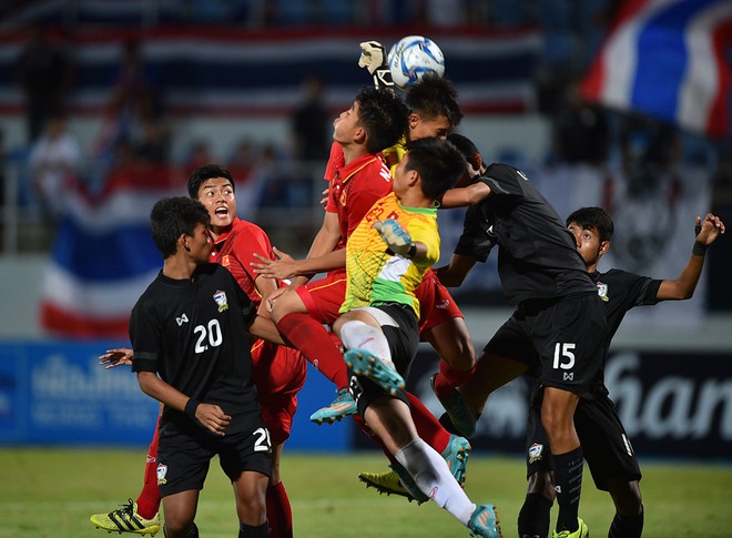 Cầu thủ U15 Thái Lan khóc nức nở nhìn U15 Việt Nam vô địch Đông Nam Á - Ảnh 4.