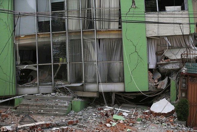 Khung cảnh đổ nát tan hoang tại Mexico sau động đất: Nhà sập, hơn 100 người thiệt mạng và những tiếng kêu cứu từ khắp nơi - Ảnh 10.