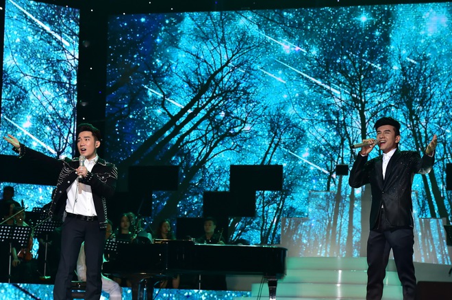 Quang Hà quỳ gối cầu hôn Hoài Linh trên sân khấu live concert - Ảnh 13.