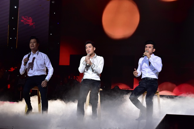 Quang H&agrave; quỳ gối cầu h&ocirc;n Ho&agrave;i Linh tr&ecirc;n s&acirc;n khấu live concert - Ảnh 16.