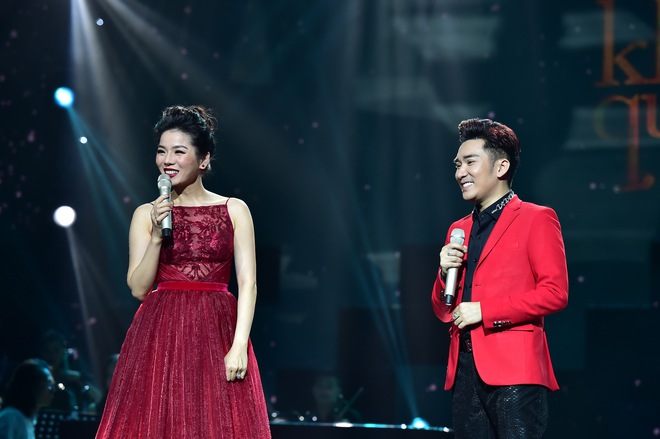 Quang Hà quỳ gối cầu hôn Hoài Linh trên sân khấu live concert - Ảnh 10.