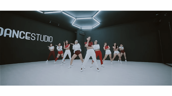 Mừng MV đầu tay cán mốc 3 triệu views, Chi Pu tiếp tục tung bản Dance MV khoe 100% vũ đạo - Ảnh 2.