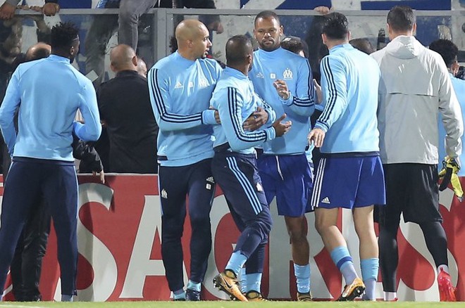 Evra bị treo giò 7 tháng, bị Marseille hủy hợp đồng: Đạp một phát, tan nát luôn sự nghiệp - Ảnh 3.