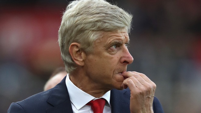 PSG &ldquo;đi&ecirc;n rồ&rdquo;, nhưng Wenger mới l&agrave; người c&oacute; &ldquo;vấn đề&rdquo; - Ảnh 1.