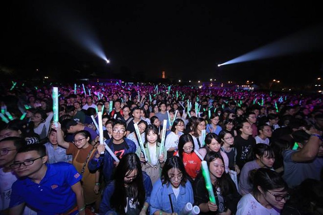 Hoàng Touliver, SlimV cùng các nghệ sĩ quốc tế làm bùng nổ đêm nhạc đầu tiên của “Monsoon Music Festival 2017 by Tuborg” - Ảnh 10.