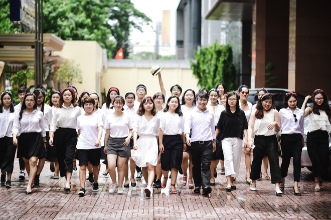 SV Báo chí trường Nhân văn đưa cả chuyện mẹ chồng - nàng dâu, chân dài - đại gia vào ảnh kỉ yếu - Ảnh 15.