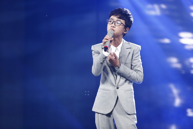Xuất hiện Hoàng tử Bolero gây ấn tượng mạnh tại Vietnam Idol Kids - Ảnh 3.