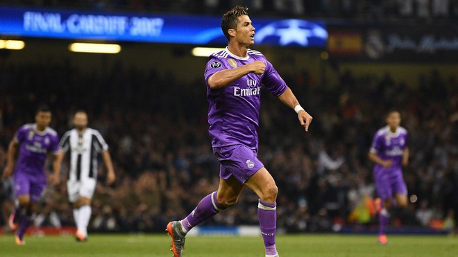 5 khoảnh khắc kh&oacute; qu&ecirc;n của Ronaldo tr&ecirc;n s&acirc;n b&oacute;ng trong năm 2017 - Ảnh 5.