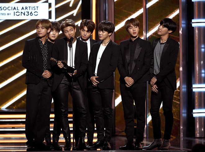 Vượt mặt h&agrave;ng loạt ng&ocirc;i sao đ&igrave;nh đ&aacute;m, BTS đang thống trị bảng b&igrave;nh chọn tại Super Bowl Halftime 2018 - Ảnh 2.