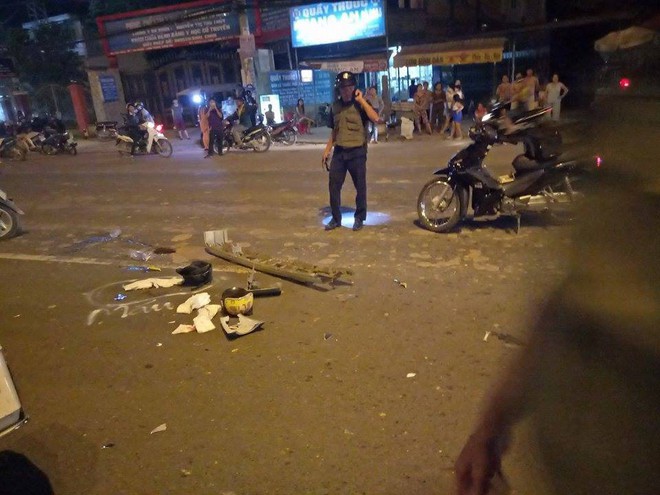Đồng Nai: Xe tải t&ocirc;ng xe m&aacute;y, 2 người thương nặng - Ảnh 1.