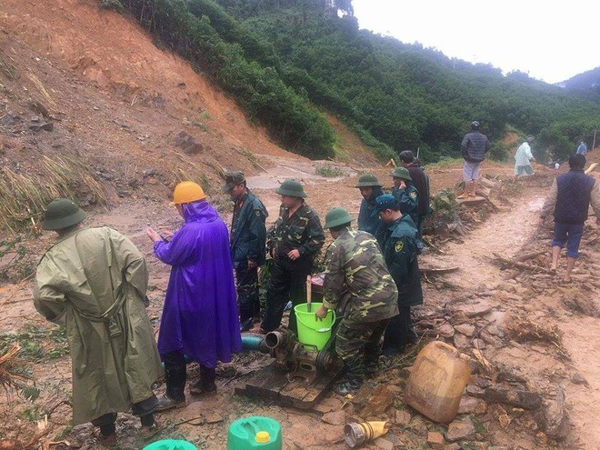 Quảng Nam: Đã tìm thấy thi thể nạn nhân thứ 3 trong vụ sạt lở núi khiến 4 người bị vùi lấp - Ảnh 1.