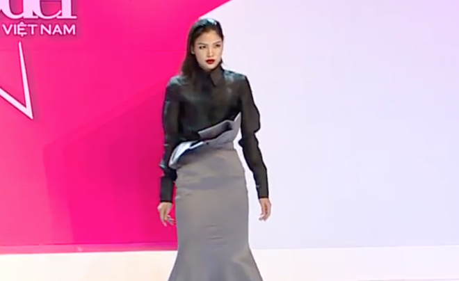 Next Top Model: Cao Thiên Trang, Chà Mi tuột áo khi bị thử thách trong phòng loại - Ảnh 9.