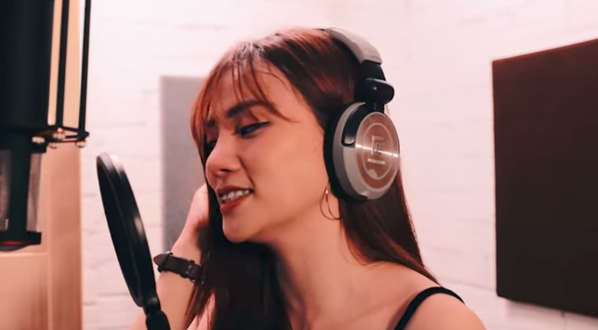 Clip: H.A.T - Ưng Ho&agrave;ng Ph&uacute;c t&aacute;i hợp chớp nho&aacute;ng trong MV đặc biệt khiến Quang Huy rơi nước mắt - Ảnh 10.