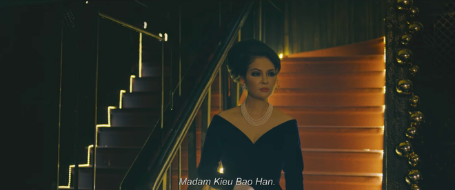 Ng&ocirc; Thanh V&acirc;n t&aacute;t Lan Ngọc v&igrave; kh&ocirc;ng biết may &aacute;o d&agrave;i trong teaser mới của C&ocirc; Ba S&agrave;i G&ograve;n - Ảnh 10.
