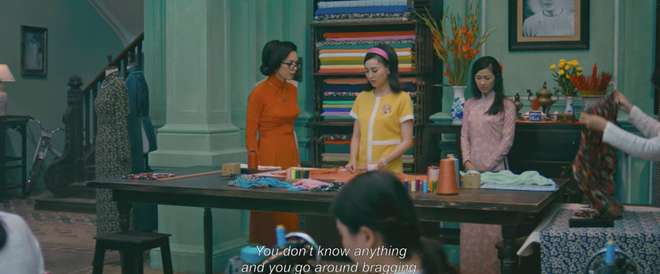Ng&ocirc; Thanh V&acirc;n t&aacute;t Lan Ngọc v&igrave; kh&ocirc;ng biết may &aacute;o d&agrave;i trong teaser mới của C&ocirc; Ba S&agrave;i G&ograve;n - Ảnh 7.