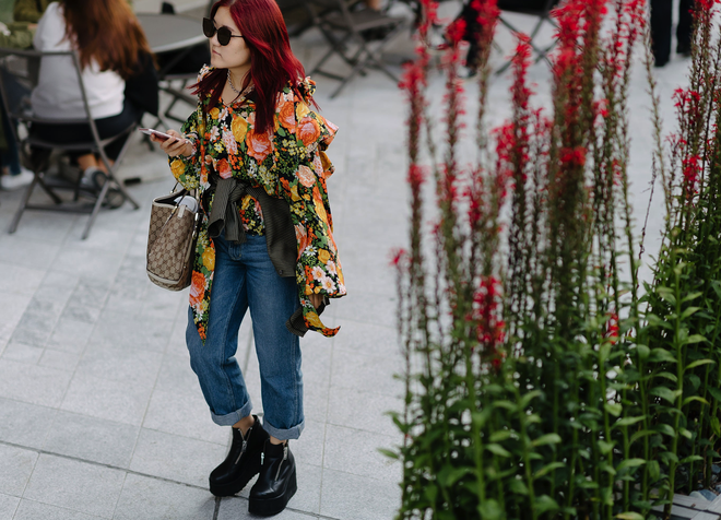 Lạc quẻ giữa một rừng streetwear, m&igrave;nh Diễm My diện đầm dạ hội l&oacute;ng l&aacute;nh  - Ảnh 4.