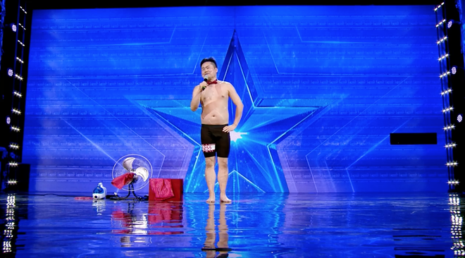 Th&iacute; sinh Georgias Got Talent lột sạch đồ, che th&acirc;n bằng miếng vải nhỏ x&iacute;u: H&agrave;i hước hay phản cảm? - Ảnh 3.