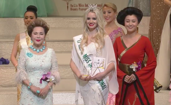 Chung kết Miss International 2017: Đại diện Indonesia đăng quang, Thùy Dung trượt Top 15 - Ảnh 6.