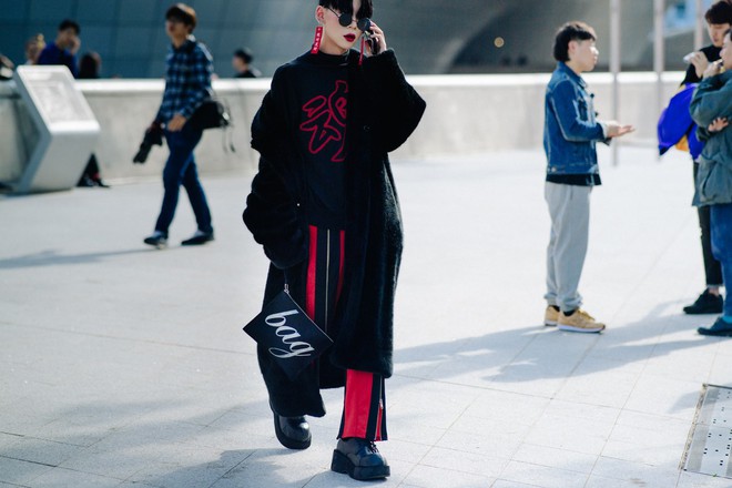 Seoul Fashion Week: Riêng về street style, giới trẻ Hàn nào có thua kém các ngôi sao nổi tiếng - Ảnh 8.