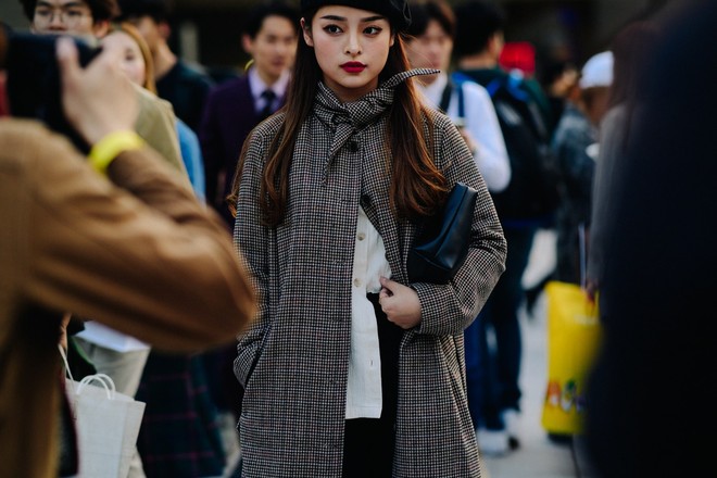 Seoul Fashion Week: Riêng về street style, giới trẻ Hàn nào có thua kém các ngôi sao nổi tiếng - Ảnh 11.