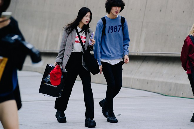 Seoul Fashion Week: Riêng về street style, giới trẻ Hàn nào có thua kém các ngôi sao nổi tiếng - Ảnh 15.