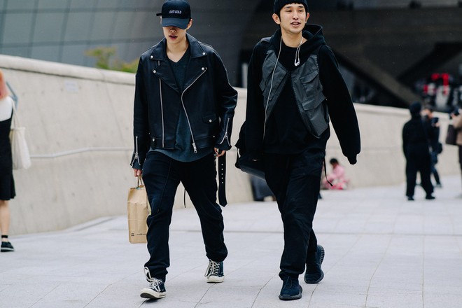 Seoul Fashion Week: Ri&ecirc;ng về street style, giới trẻ H&agrave;n n&agrave;o c&oacute; thua k&eacute;m c&aacute;c ng&ocirc;i sao nổi tiếng - Ảnh 17.