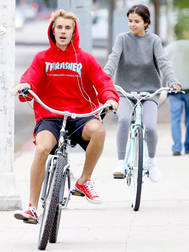 selena-gomez-justin-bieber-biking-6-1514