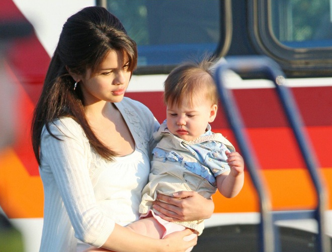 Phải mổ gh&eacute;p thận, Selena Gomez c&oacute; c&ograve;n khả năng mang thai v&agrave; sinh con sau n&agrave;y? - Ảnh 1.