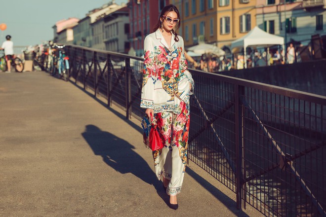 Thanh Hằng & Kỳ Duyên cùng phô diễn street style dát toàn hàng hiệu tại Milan, ai đẳng cấp hơn? - Ảnh 2.