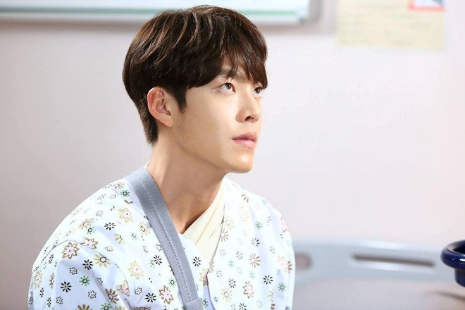 7 tháng kể từ tin ung thư, Kim Woo Bin trực tiếp viết thư tay: Tôi đã trải qua 3 đợt hóa trị và 35 lần xạ trị - Ảnh 1.