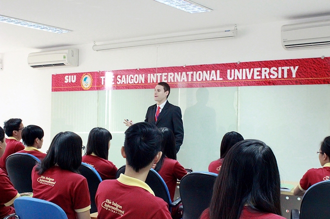 Sinh vi&ecirc;n SIU được học tiếng Anh, Tin học quốc tế miễn ph&iacute; - Ảnh 2.