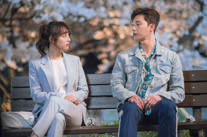 Mặc toàn đồ bình dân mà anh mắt híp Park Seo Joon vẫn đẹp như vì sao sáng trong Đời Tôi Hạng Bét - Ảnh 1.