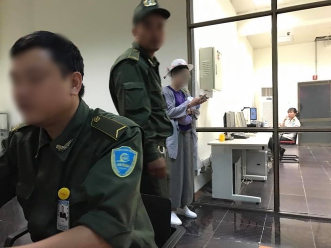 Hot girl Bella bị an ninh sân bay Nội Bài giữ lại vì mang theo... súng giả - Ảnh 3.