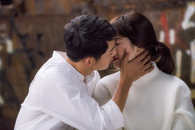 Rò rỉ câu chuyện Song Joong Ki cầu hôn tại Nhật Bản: Song Hye Kyo đã bật khóc vì hạnh phúc - Ảnh 1.