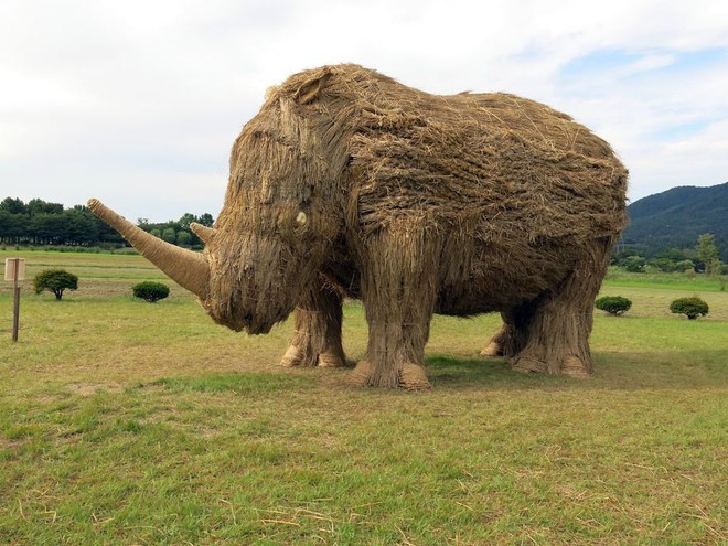Tham quan những bức tượng động vật khổng lồ được bện từ rơm tại xứ sở hoa anh đào - Ảnh 19.