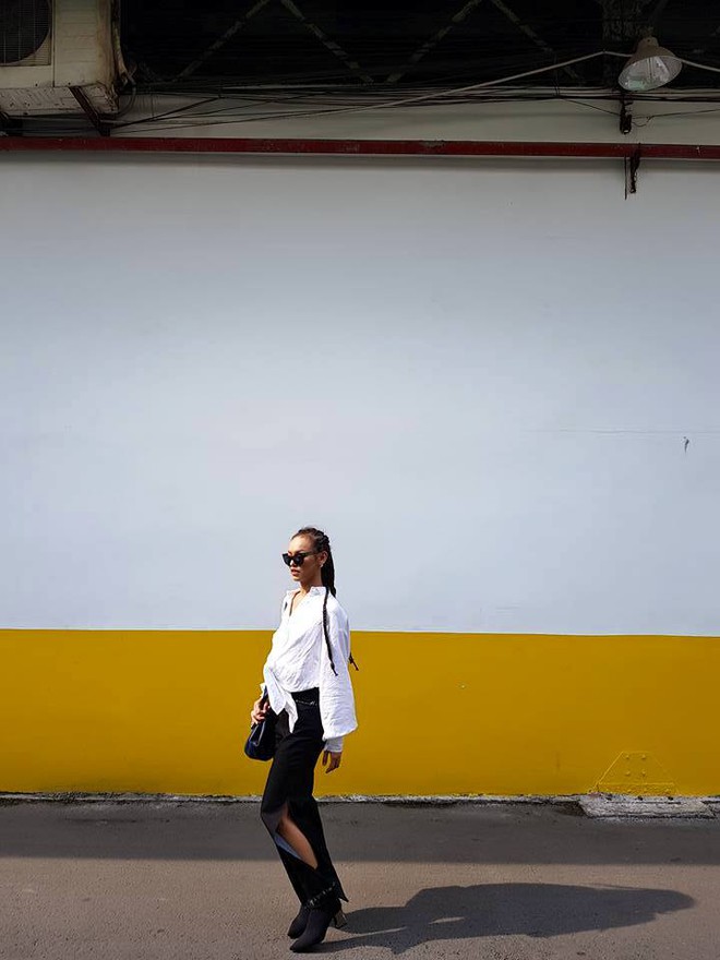 C&ugrave;ng mặc đồ đen đi gi&agrave;y bệt, H&agrave; Hồ lại thiệt hơn H&agrave; Tăng bởi đ&ocirc;i ch&acirc;n gầy khẳng khiu - Ảnh 10.