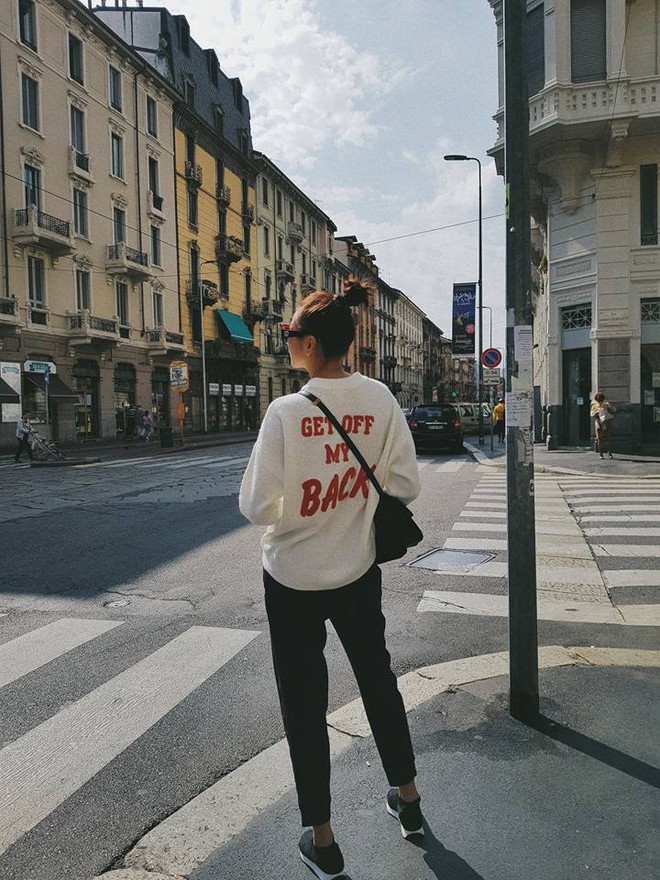 Cùng ở Milan mới thấy, Thanh Hằng và Kỳ Duyên quả có sự tương đồng khó tả về khoản street style - Ảnh 1.