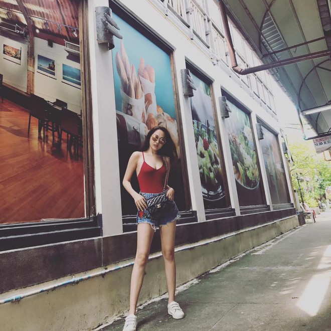 Street style sao Việt: c&ugrave;ng diện t&ocirc;ng đen từ đầu đến ch&acirc;n, Kỳ Duy&ecirc;n với Huyền My ai chất hơn? - Ảnh 9.